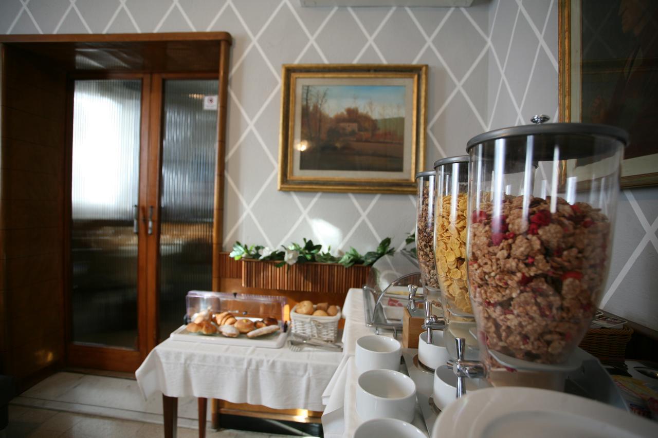 Hotel Il Sole Емполи Екстериор снимка